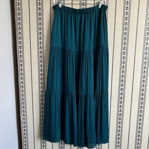 Tiered satin skirt with slit